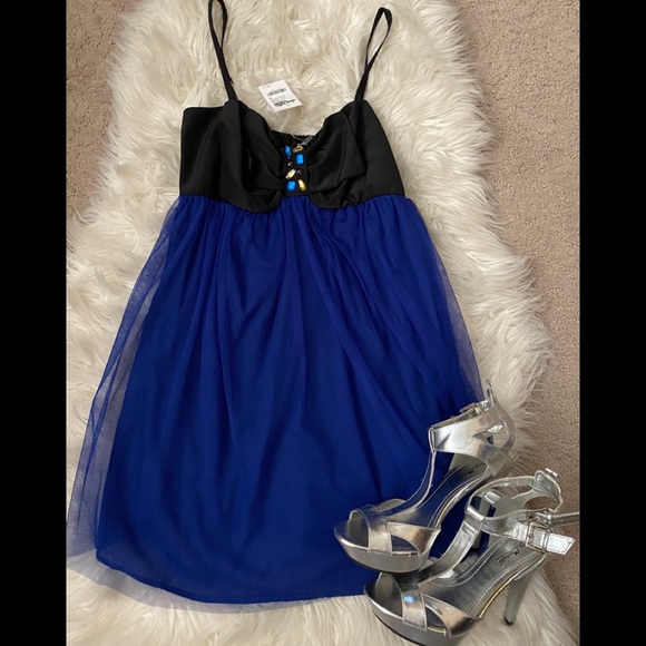 Charlotte Russe Dresses & Skirts - NWT Charlotte Russe Prom Party dress